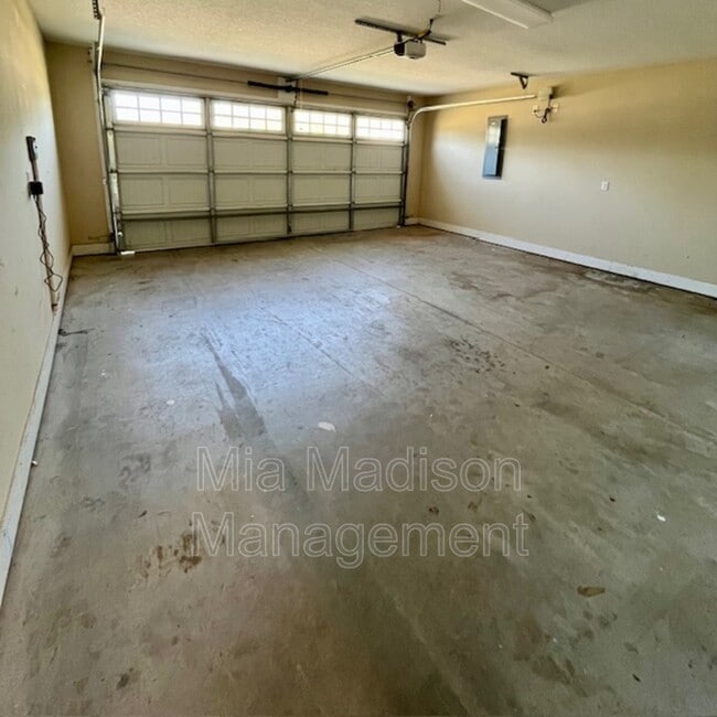 Building Photo - 275 Abigail Cir