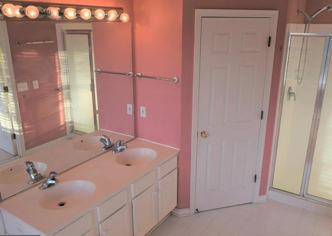 Building Photo - 13133 Rose Petal Cir