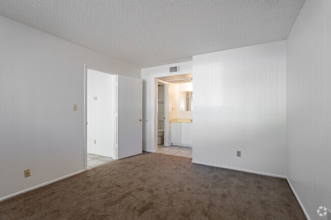 1BD, 1BA - 650 SF - Willowbrook Apartments