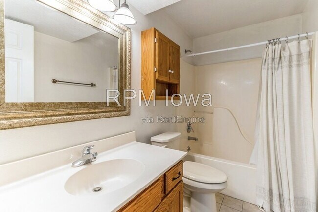 Building Photo - 13585 Summit Dr