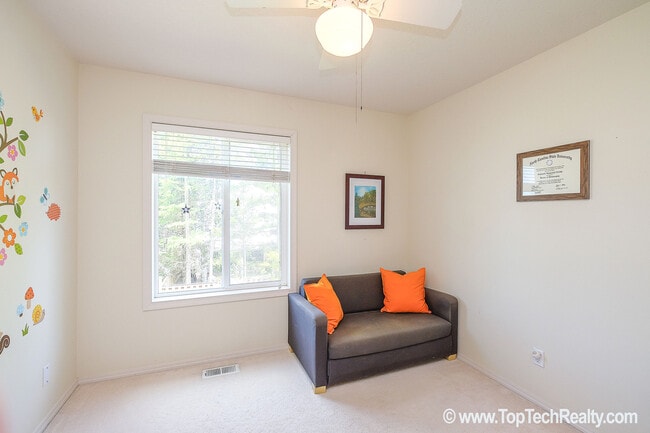 Building Photo - Lovely 4 Bedroom | 2.5 Bathroom Single Family Home | Corner Lot | Kaiser Woods Community