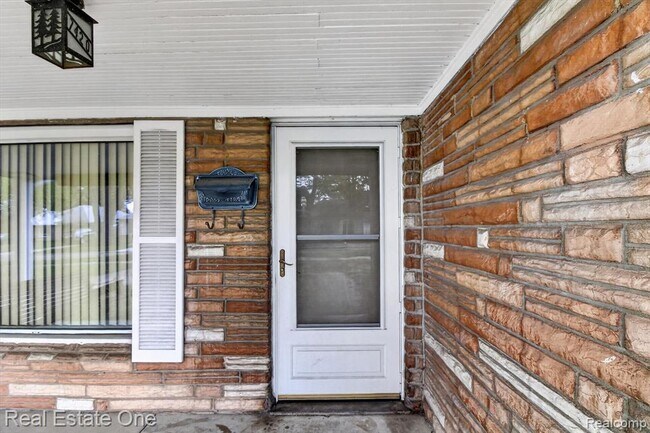 Building Photo - 7420 Drexel St