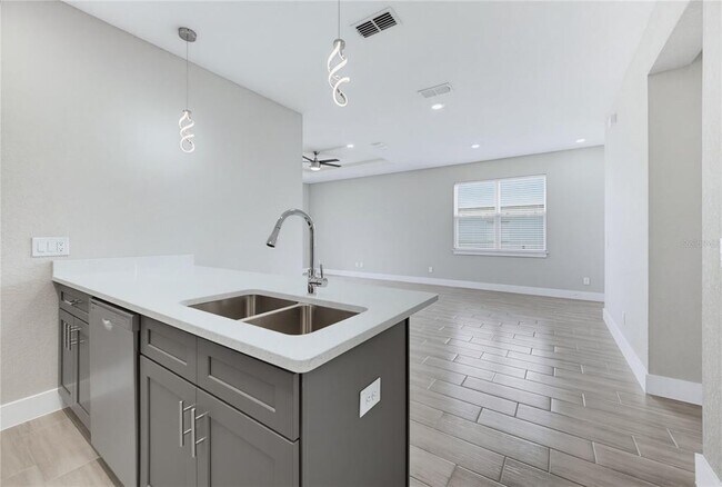 Building Photo - 806 Colville Dr