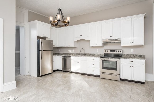 Building Photo - 811 Westover Dr