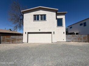 Building Photo - 3329 E Glenn St