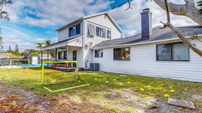 Building Photo - 2525 Garfield St