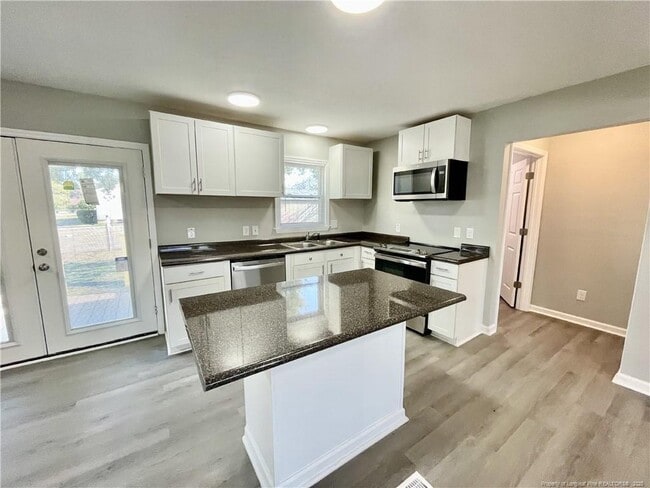 Building Photo - 5148 Longbranch Dr