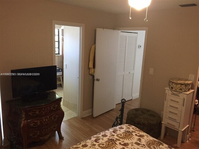 Building Photo - 2191 Bayberry Dr