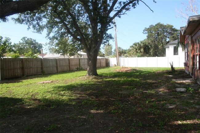 Building Photo - 6341 Flamingo Dr