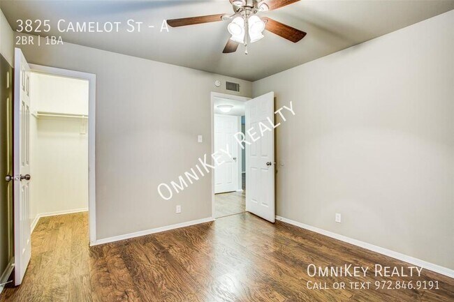 Building Photo - 3825 Camelot St