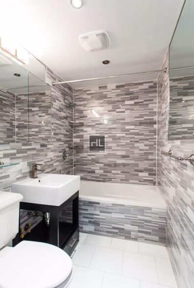 Building Photo - E 100TH ST.