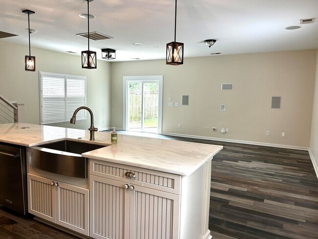 Building Photo - 2911 Maybry Dr