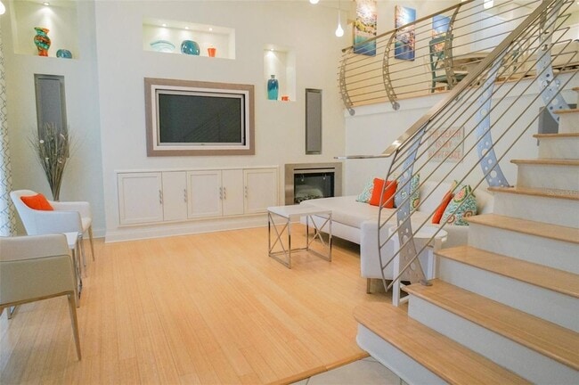 Building Photo - 505 Mandalay Ave