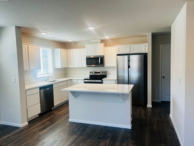 Building Photo - Ask about FREE RENT  WOW !! Easy Livin, in...