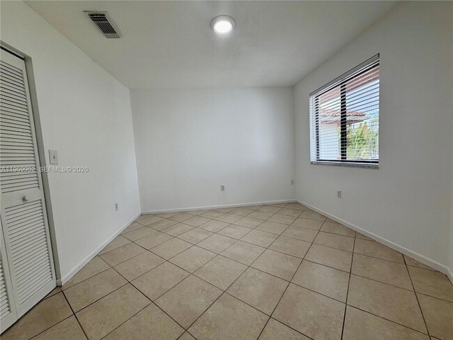 Building Photo - 9658 SW 138th Ave