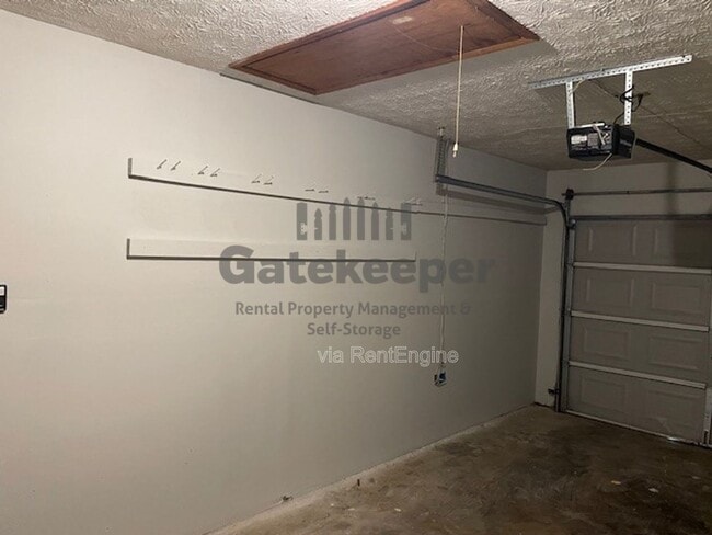 Building Photo - 2871 Old S Dr