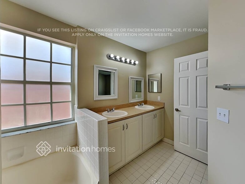 Building Photo - 13433 NW 5th Ct