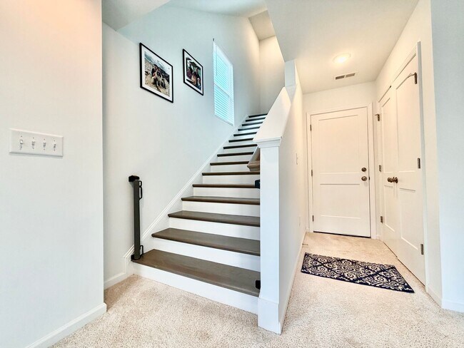 Building Photo - Fully Furnished 2BR/3.5BA Townhome with Garage — Minutes from Downtown Raleigh