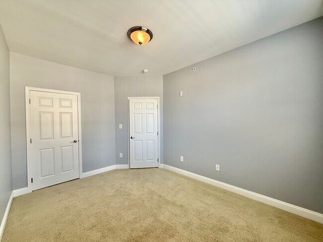 Building Photo - 10321 Sablewood Dr
