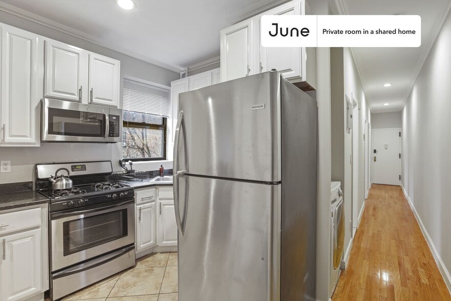 Building Photo - Room in Shared 4 bed/1 bath home in Hamilton Heights