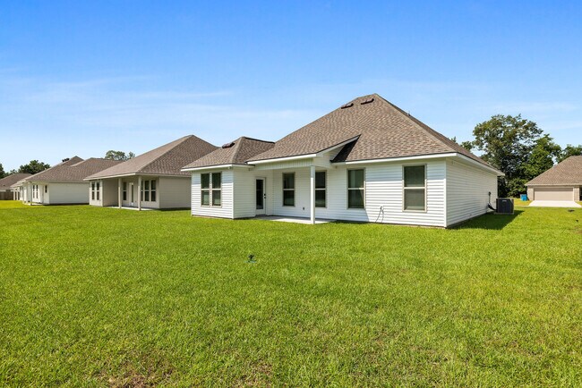 Building Photo - 41375 Rosewood Ln