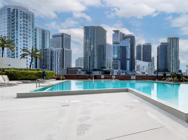 Building Photo - 350 S Miami Ave