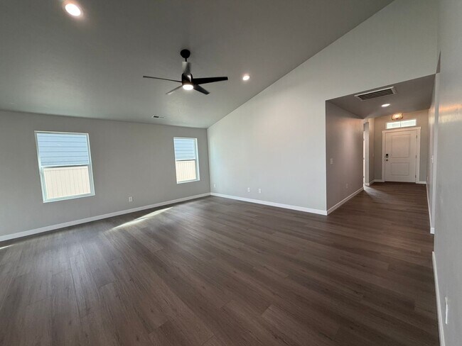 Building Photo - Move-In Special! Brand new 3 bed 2 bath home with bonus room, located in Meridian just off McMill...