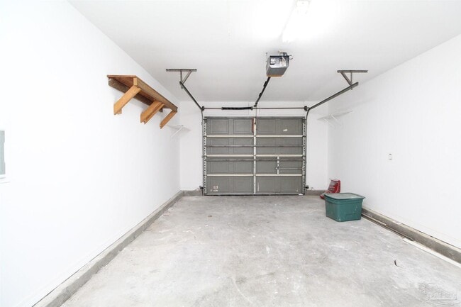 Building Photo - 701 Thornwood Pl