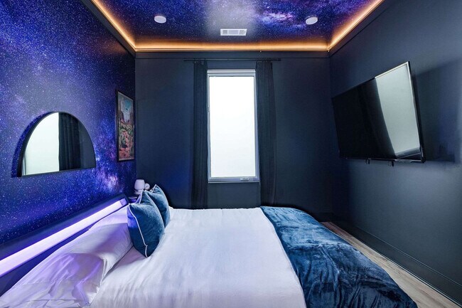 Building Photo - 245 Hermitage Ave