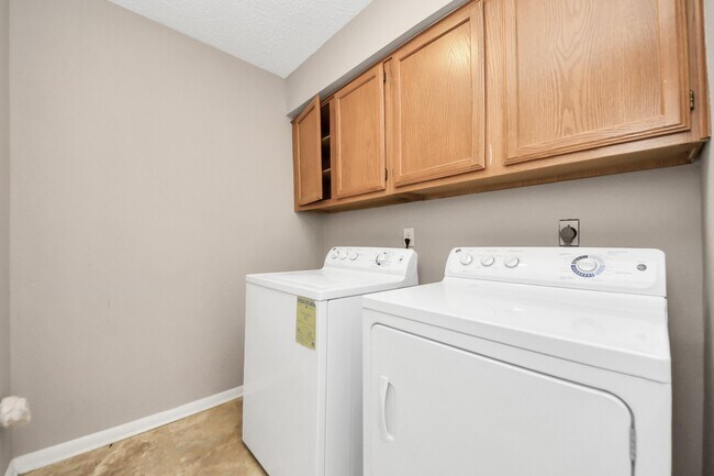 Building Photo - 1112 Bering Dr