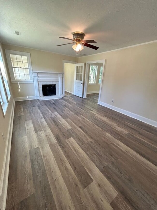 Building Photo - 3 Bedroom 1 Bath Home