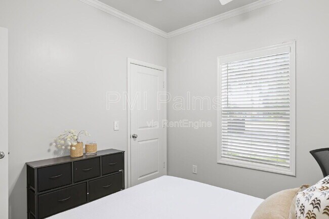 Building Photo - 1521 Preston St S