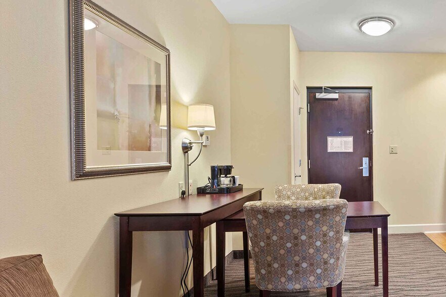Building Photo - Furnished Studio-Lakeland - I-4