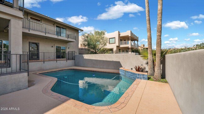 Building Photo - 10845 N Pinto Dr