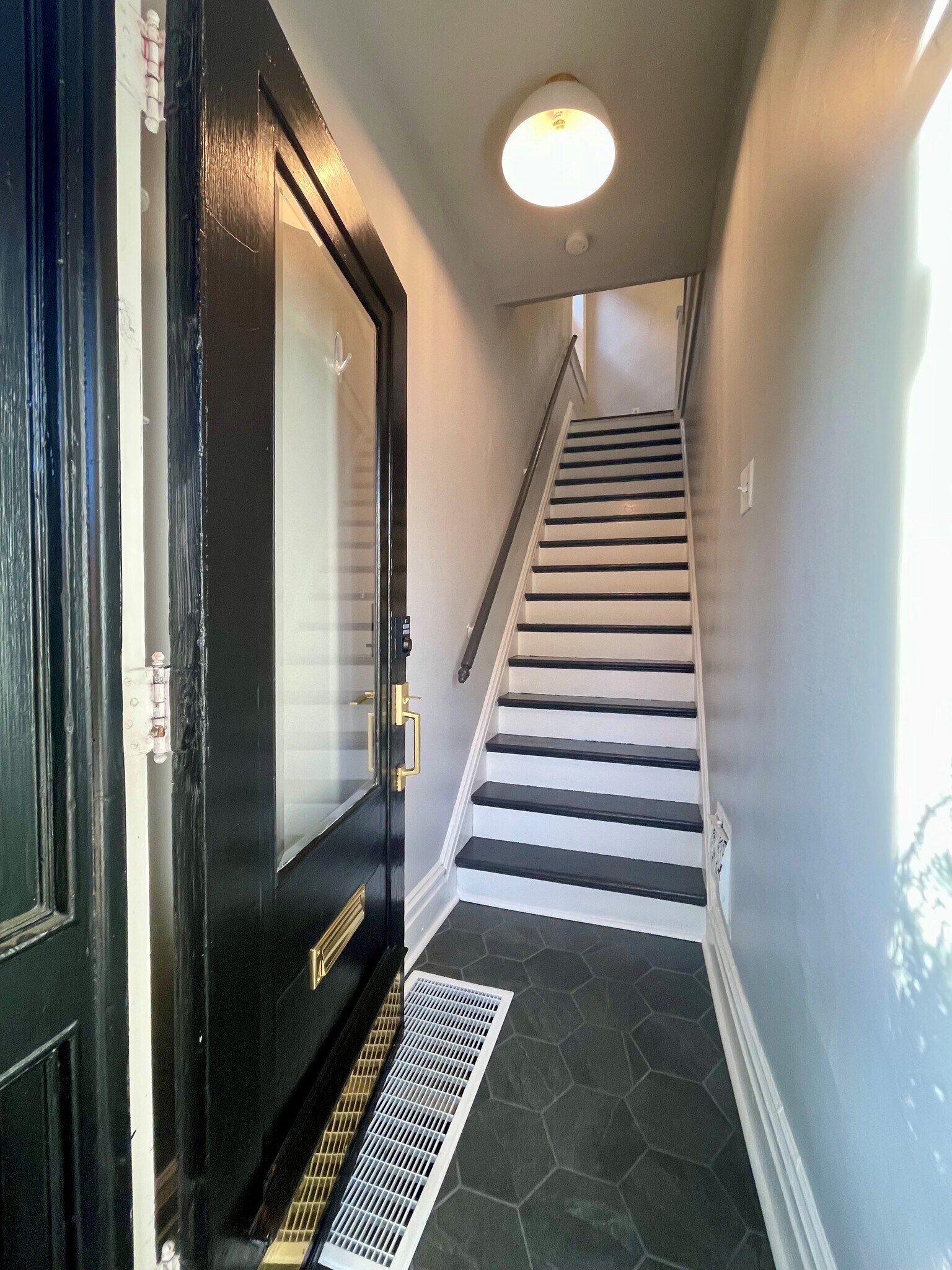 Front Entrance - 3455 Hartford St