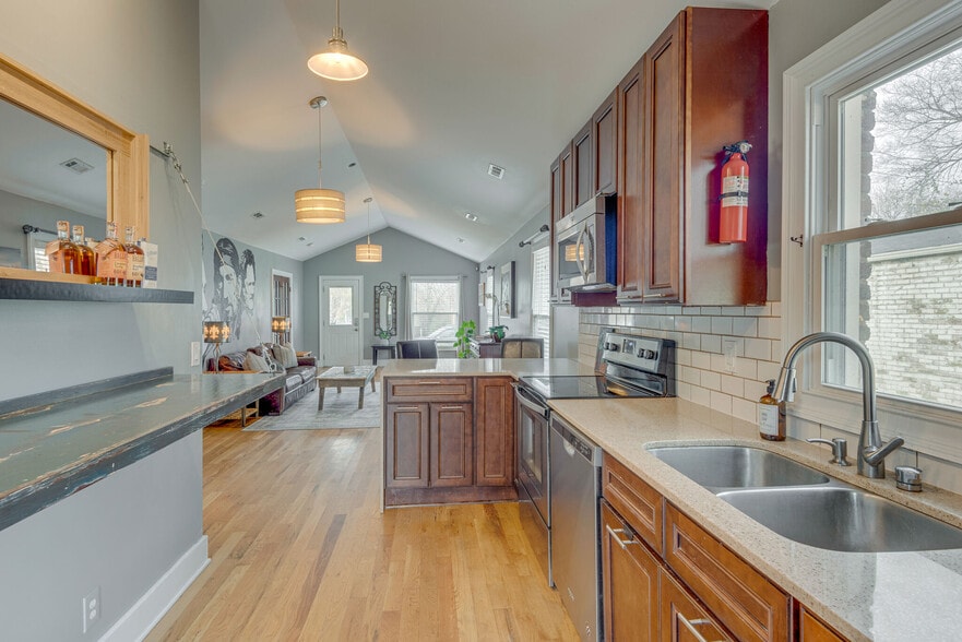 Building Photo - 2629 Pennington Ave