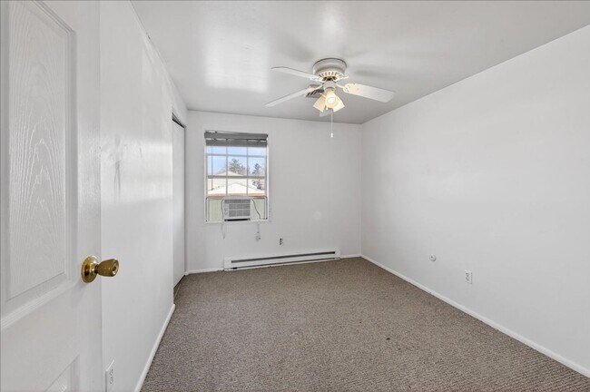 Building Photo - 717-717 Southfield Ct