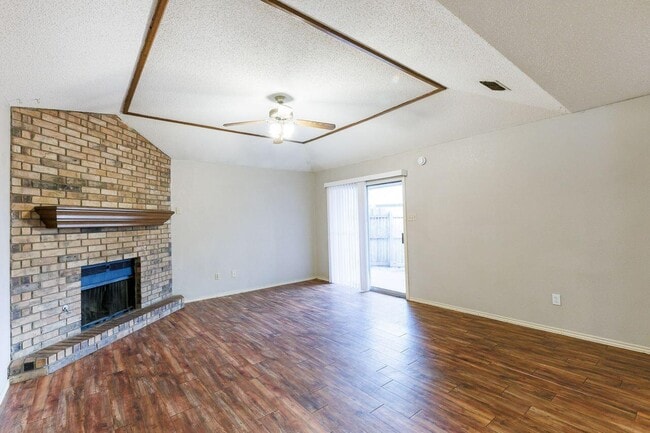 Building Photo - 6411 York Dr