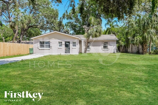 Building Photo - 7309 N Dartmouth Ave