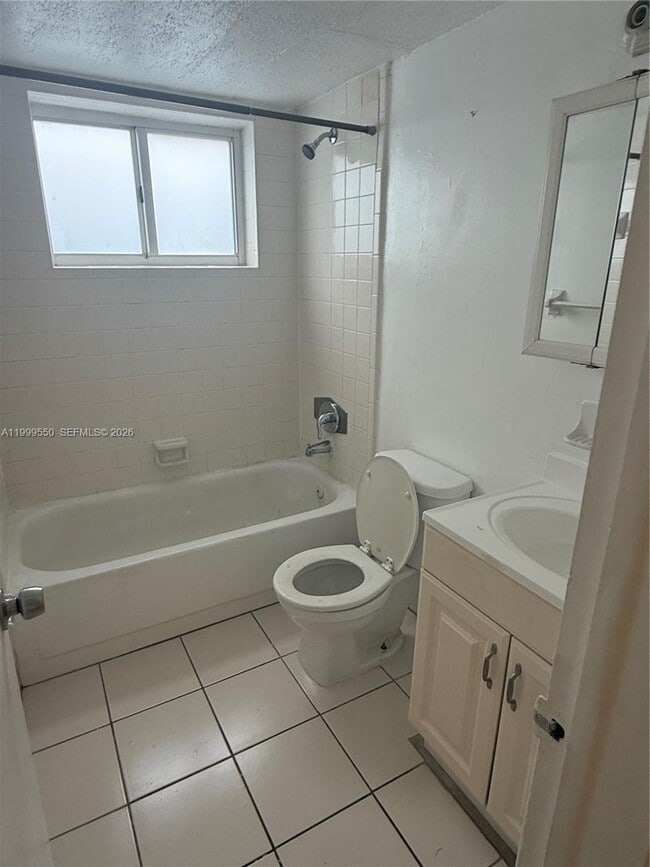 Building Photo - 201 SE 6th Ave