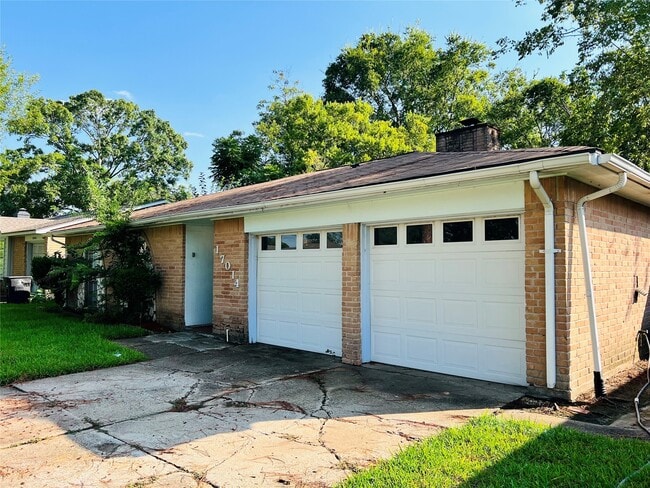 Building Photo - 17014 Forest Bend Ave