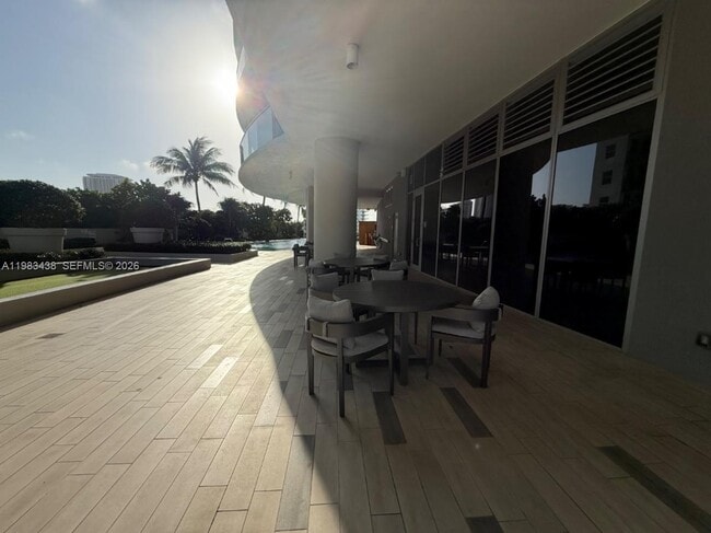 Building Photo - 488 NE 18th St