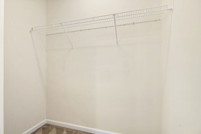 Building Photo - Excellent 2 BR Townhome close to Downtown Raleigh.  Available now!