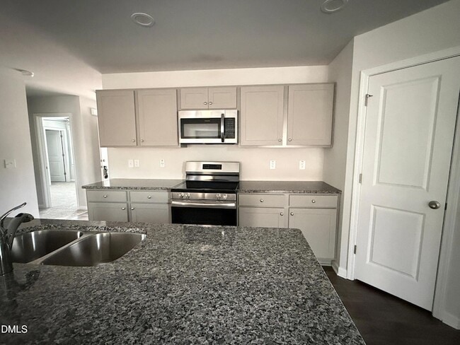 Building Photo - 289 Greenbay St