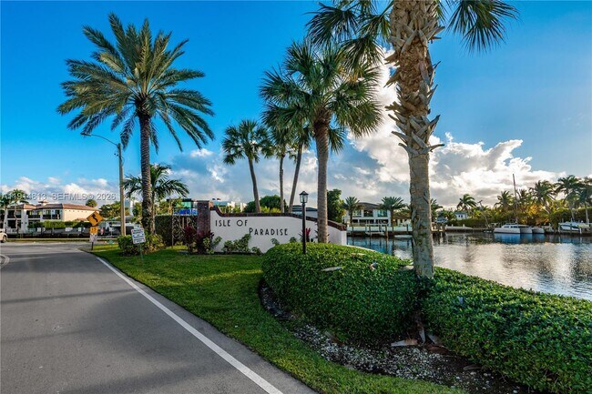 Building Photo - 440 Paradise Isle Blvd