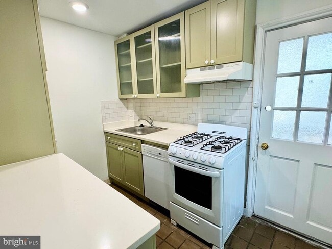 Building Photo - 2148 Green St