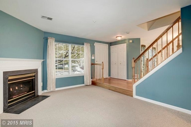 Living Room - 3901 Ettrick Ct