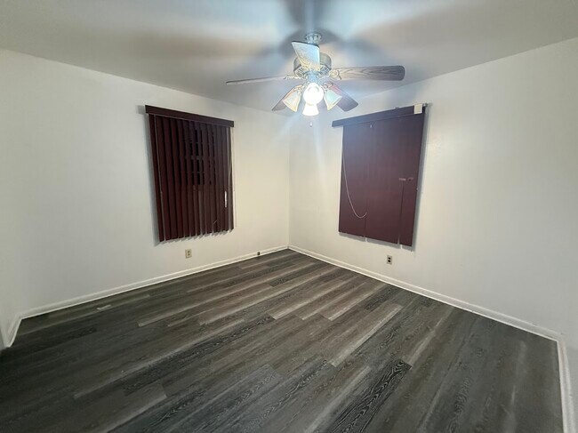 Building Photo - 1139 Abraham St