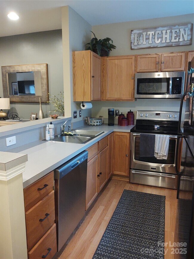 Building Photo - 3043 Uxbridge Woods Ct