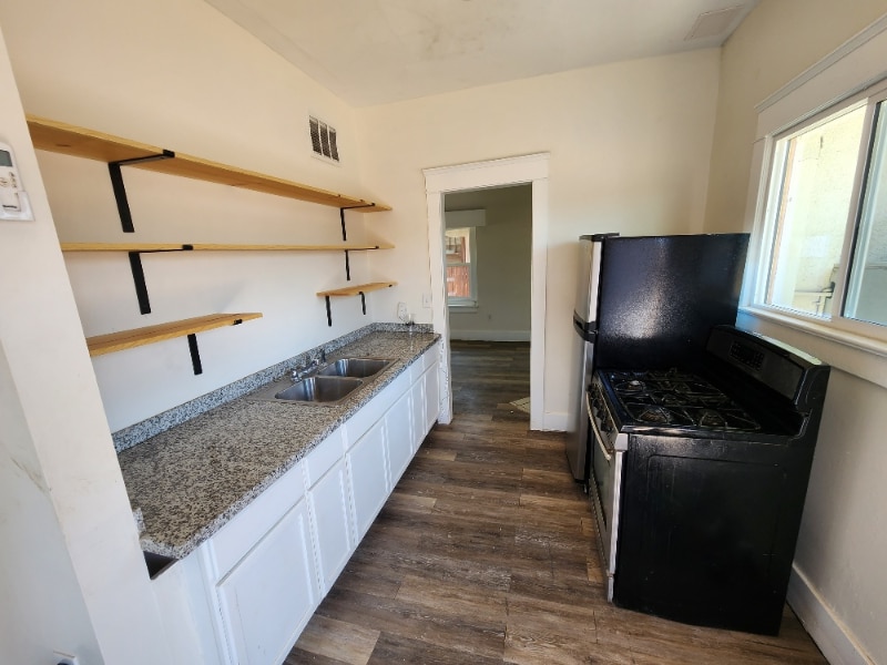 Building Photo - 2041 W Jefferson St